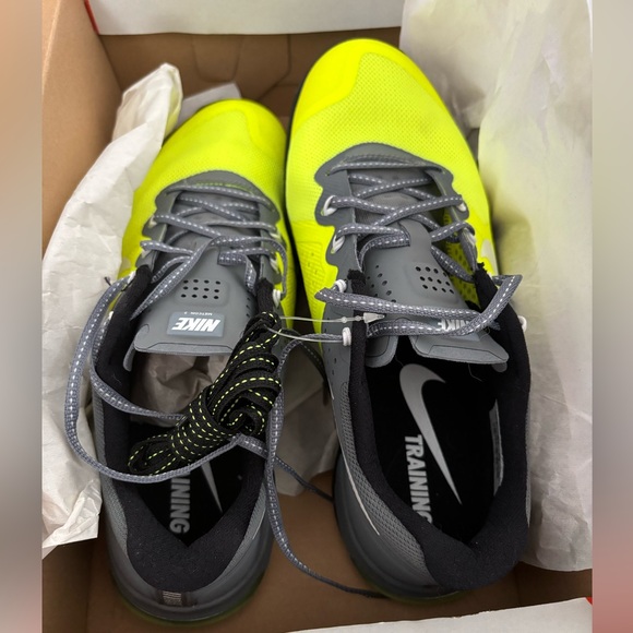 Nike Metcon 2 size 8.0 - Picture 2 of 4